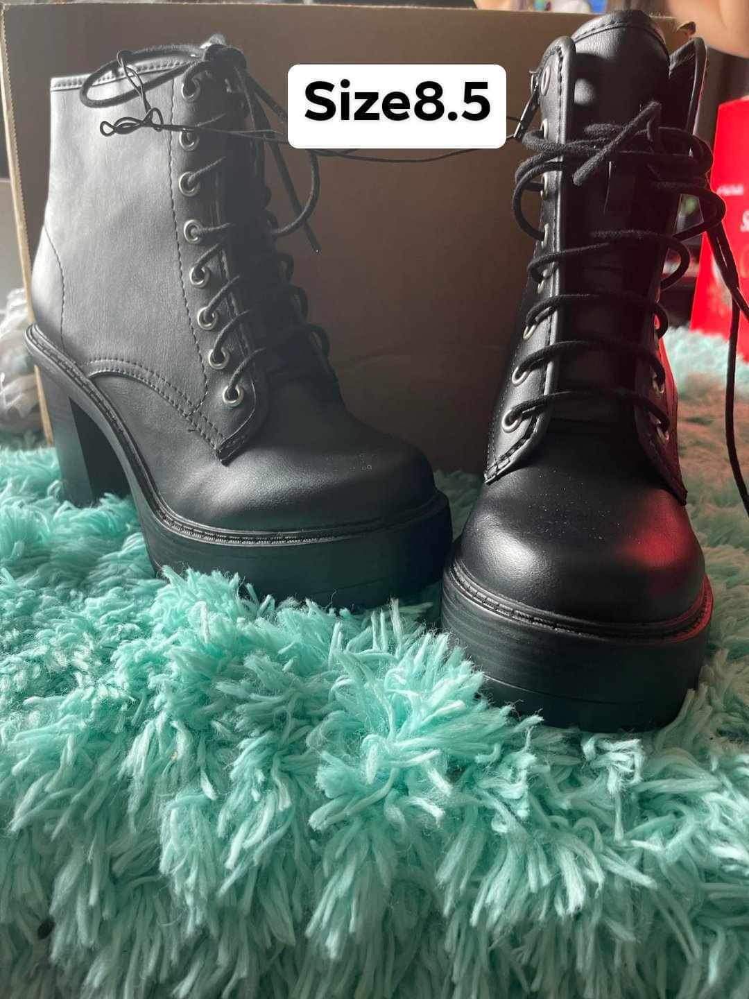 New Women’s Boots Size 8.5