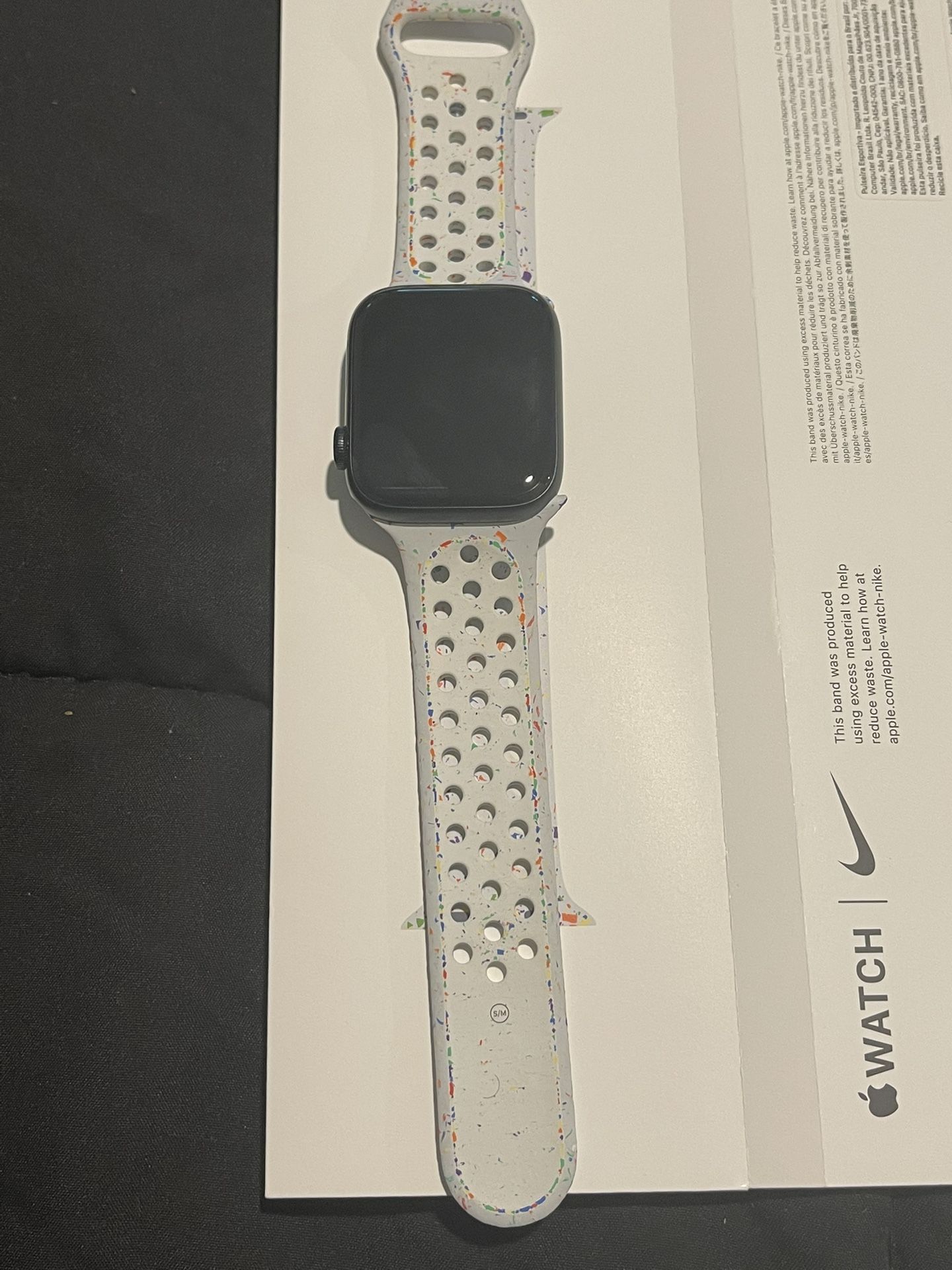AppleCare Included Brand New Apple Watch SE (Gen 2) & Brand New Nike Sport Band