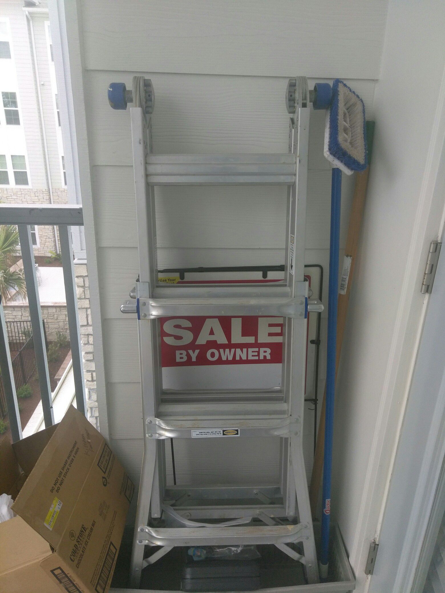 Werner 300lb, 13 feet ladder with attachment