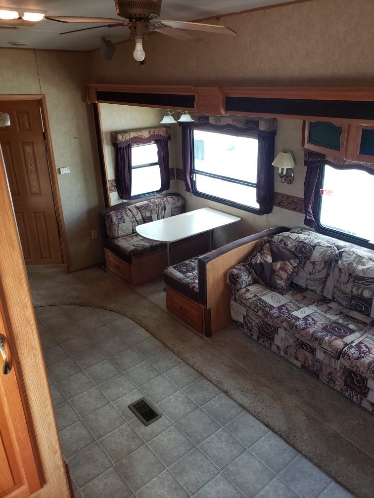 Fifth wheel bunk house 4 slides rv for Sale in WHT SETTLEMT, TX OfferUp