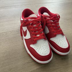 Nike university red’s