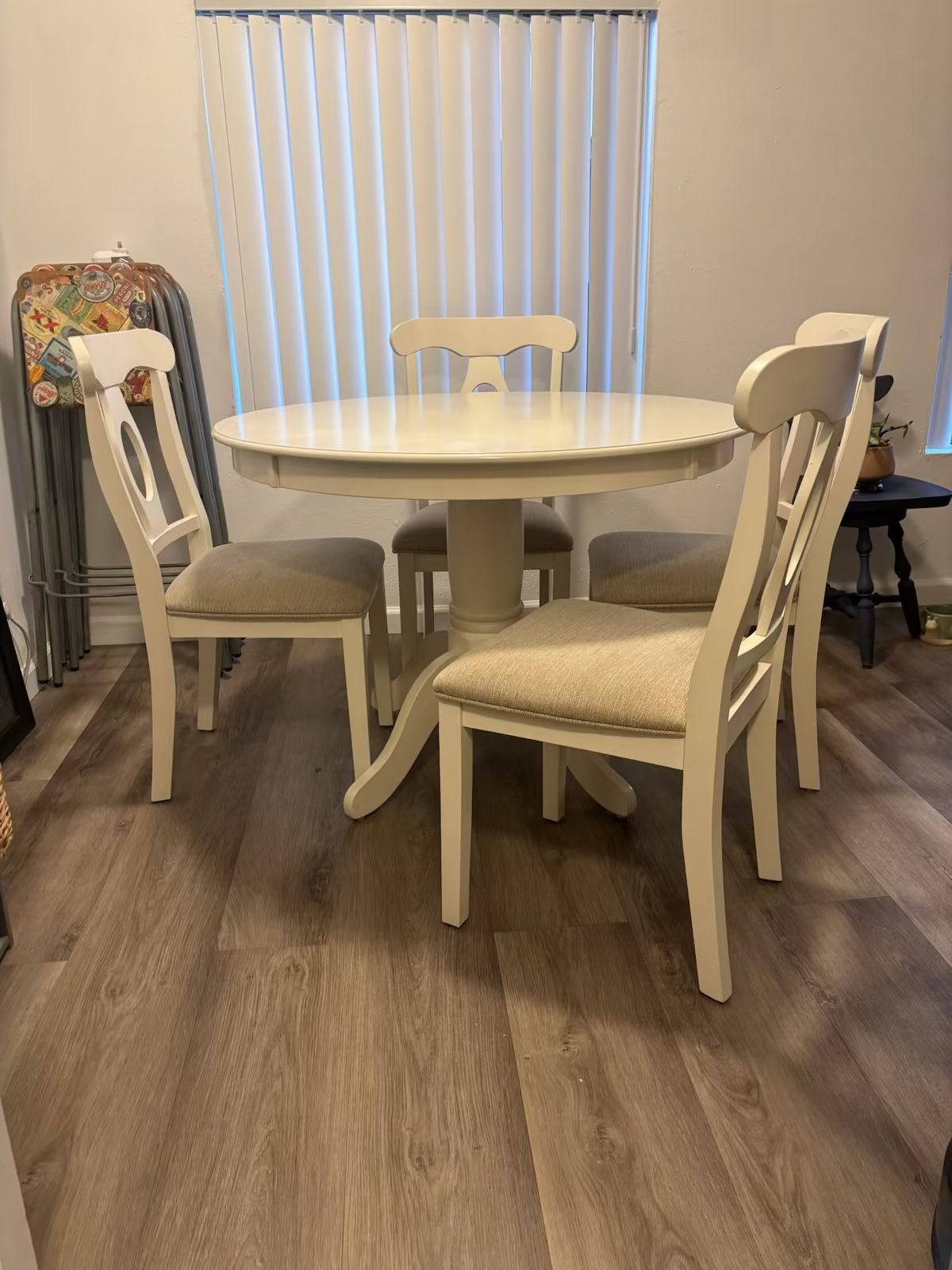 DINING TABLE SET
