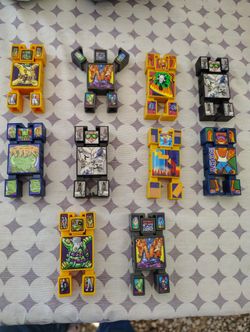 Used Vintage Hasbro Nak Nak  Building Battle Blocks Figures Lot  of 10