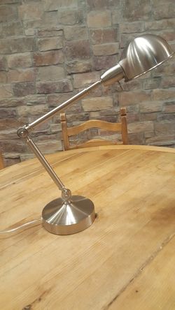 Desk lamp