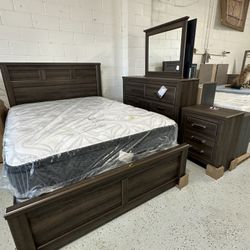 Queen Size Bedroom Set , Bed frame,Dresser And Mirror,nightstand 🚚we can deliver 🚚