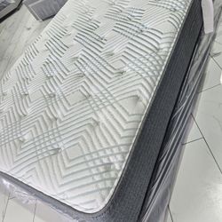 Queen Sizes Mattress And Box Spring 