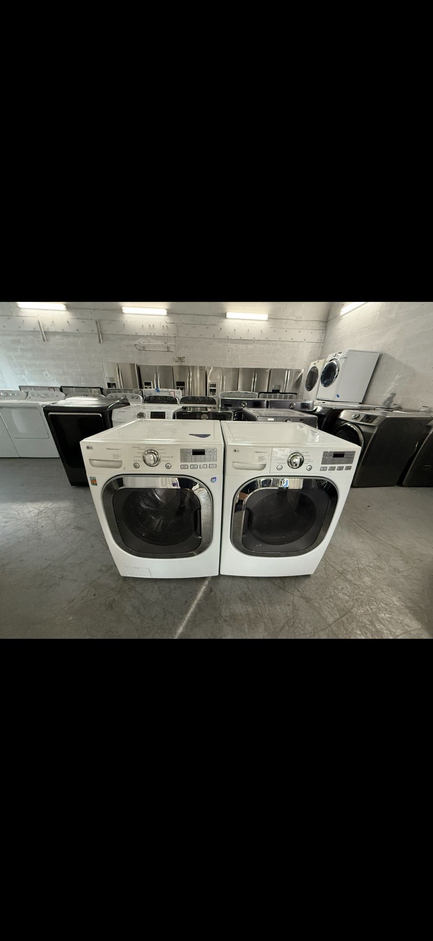 LG Washer And Dryer Set “27 ( Lavadora Y Secadora )