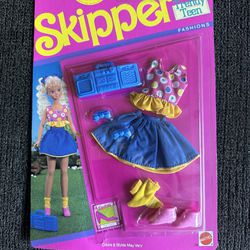 1990 Barbie Vintage Cloths Set 