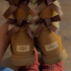 Ugg Boots (read Bio)