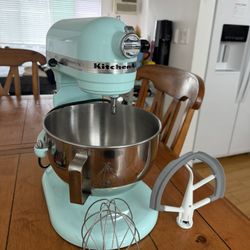 5 QT Kitchen Aid Mixer