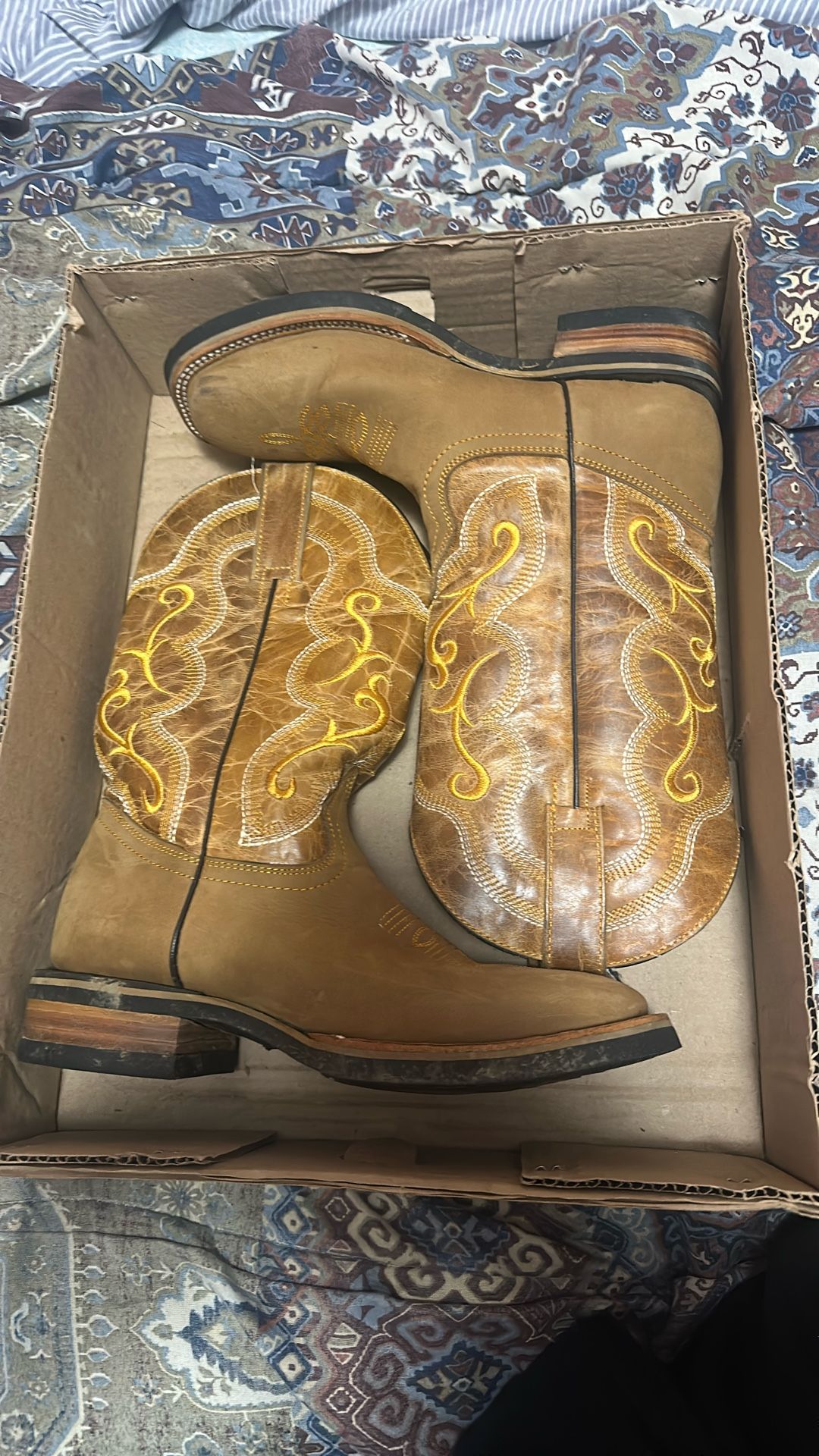 Cowboy boots size 7