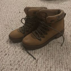 Time & Tru Woman’s Boots SIZE 6