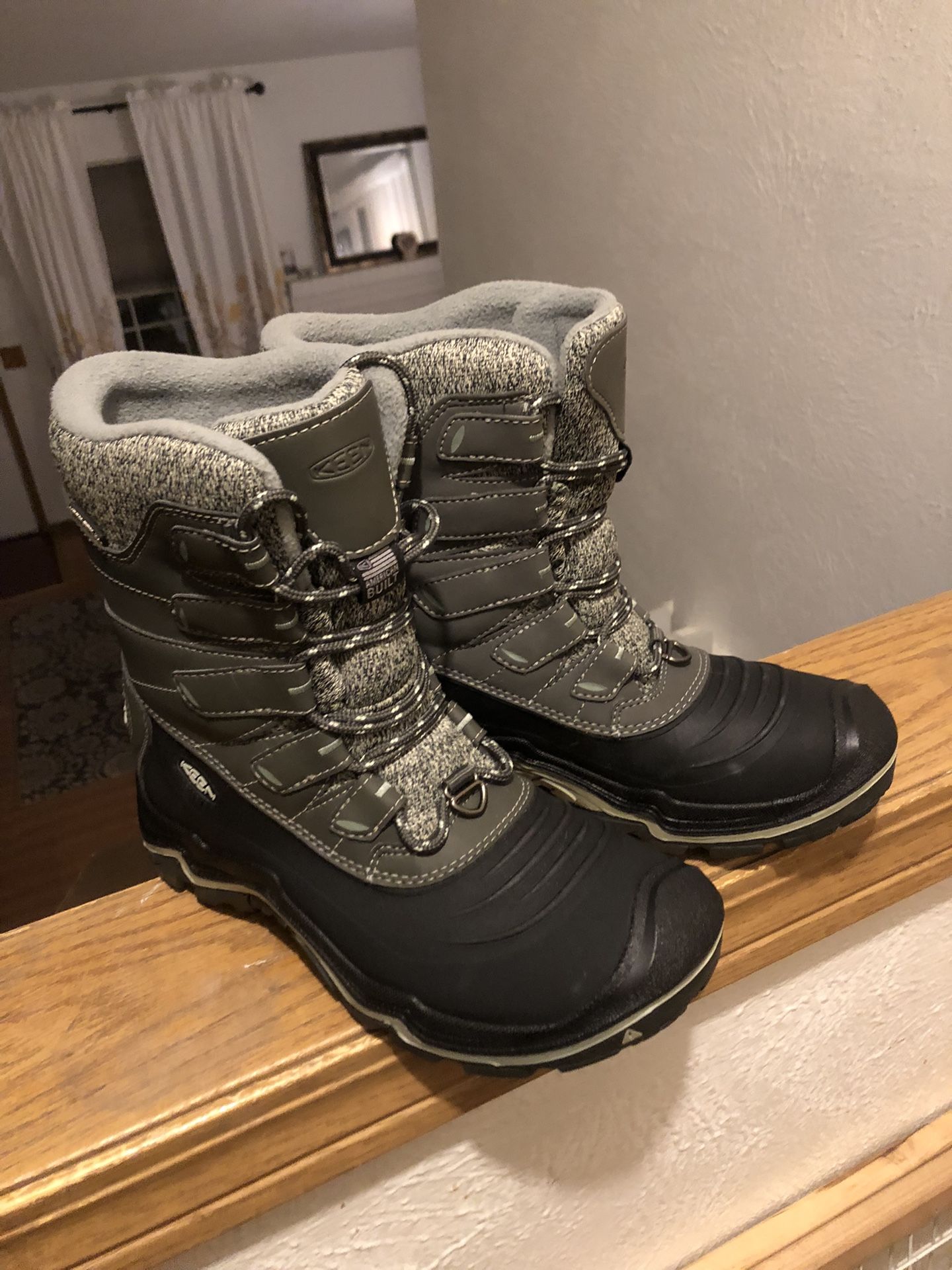 Keen Women’s Snow Boots