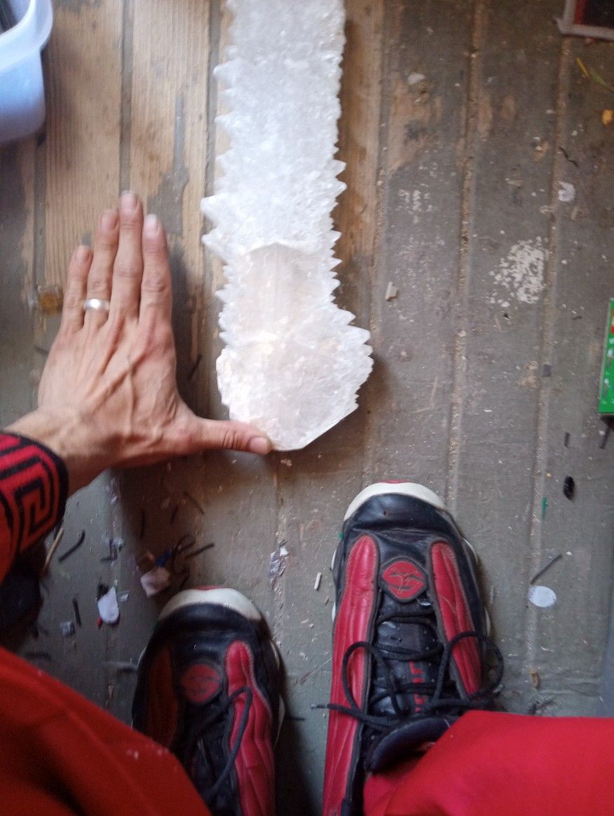 Giant Crystal Raw
