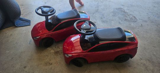 Radio Flyer Tesla sit and play