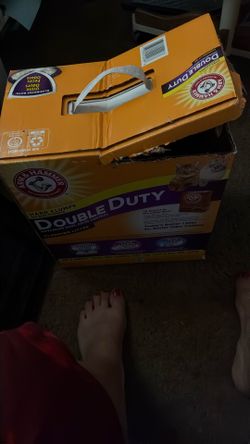 $10 Not Quite Half A Box Of Litter