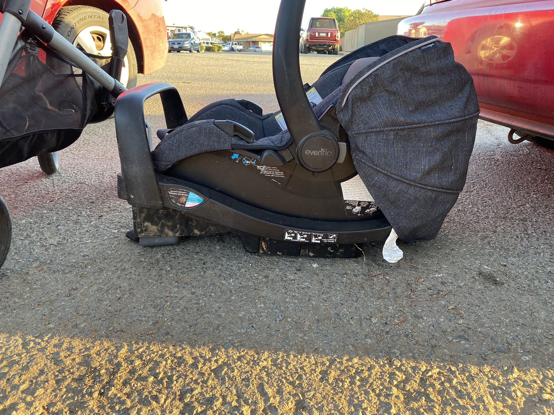 Evenflo Pivot Single -double Car Seat Stroller and Base 