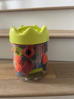 B. toys – Bristle Block – Stackadoos – Sort & Stack STEM Building Blocks Set 