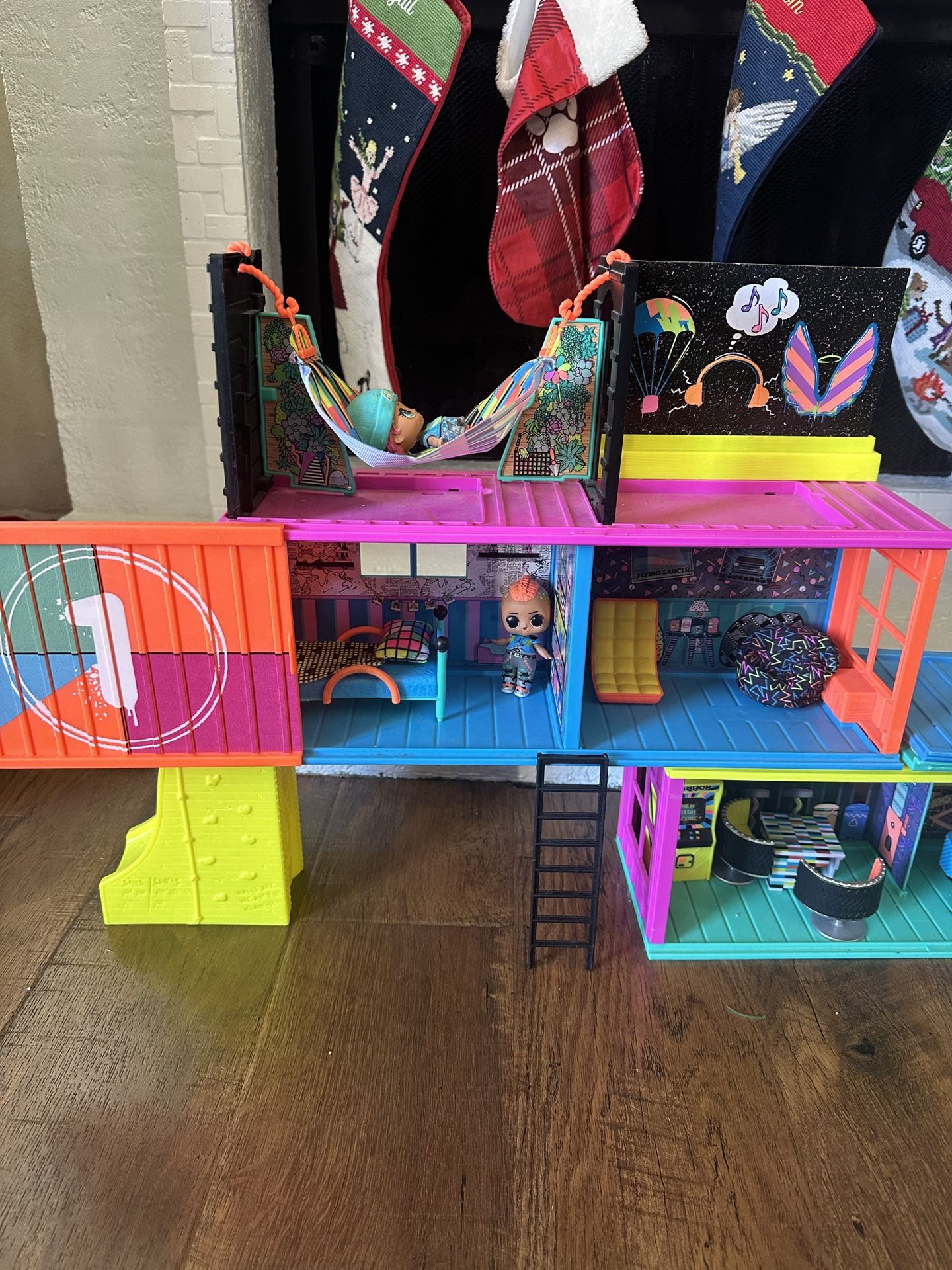 L.O.L clubhouse Doll House