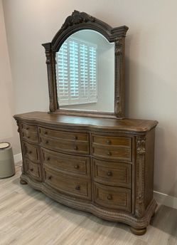 Ashley Charmond Dresser w/ Mirror, Chest & 2 Nightstands