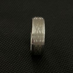Mens Ring Silver Tone Band W/Tribal Design NEW