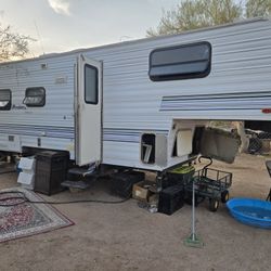 97 5th Wheel For Sale