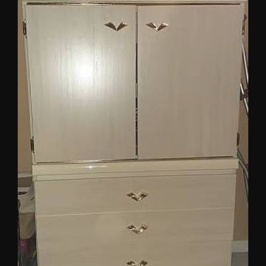 Upright Cream-colored Dresser*Reduced*