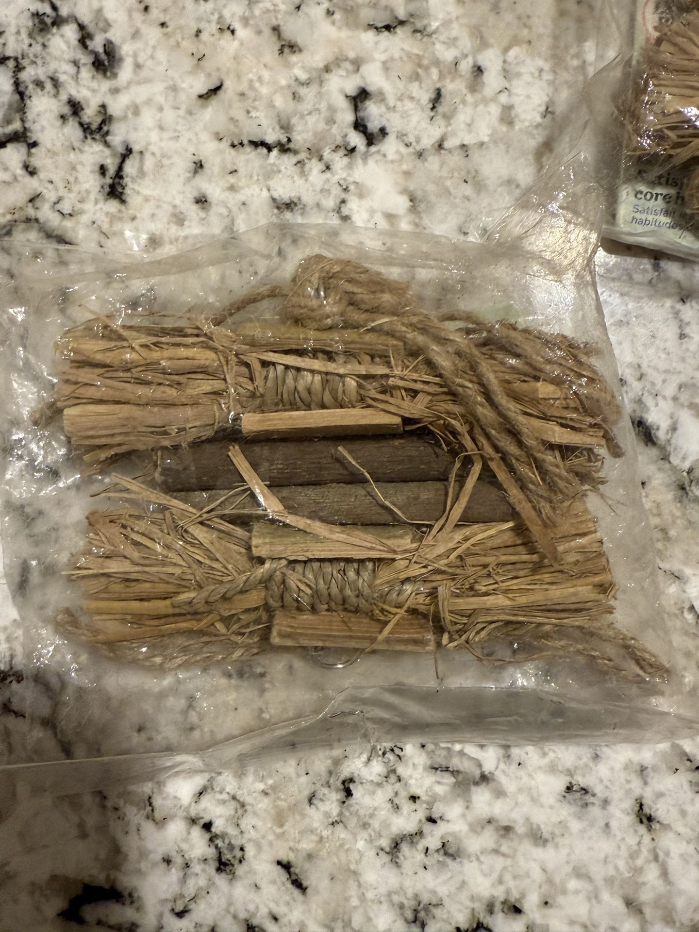 Prevue Pet Straw Chew Toy For Small Animal