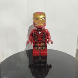 Iron Man Mark 43 Armor Minifigure