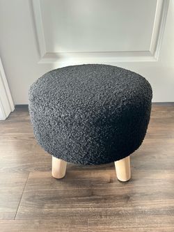 Like New! Black Round Storage Ottoman – Kissimmee Moving Sale