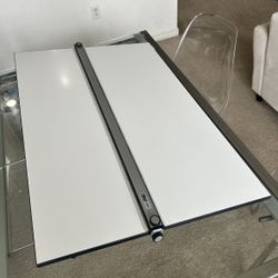 Drafting Board 24 x 36 with Straight Edge – Great Condition