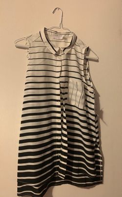 Women’s sleeveless shirt