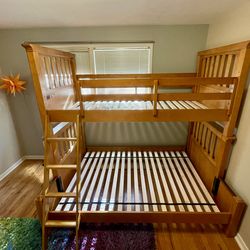 Solid wood quality bunk bed - twin over full - great condition