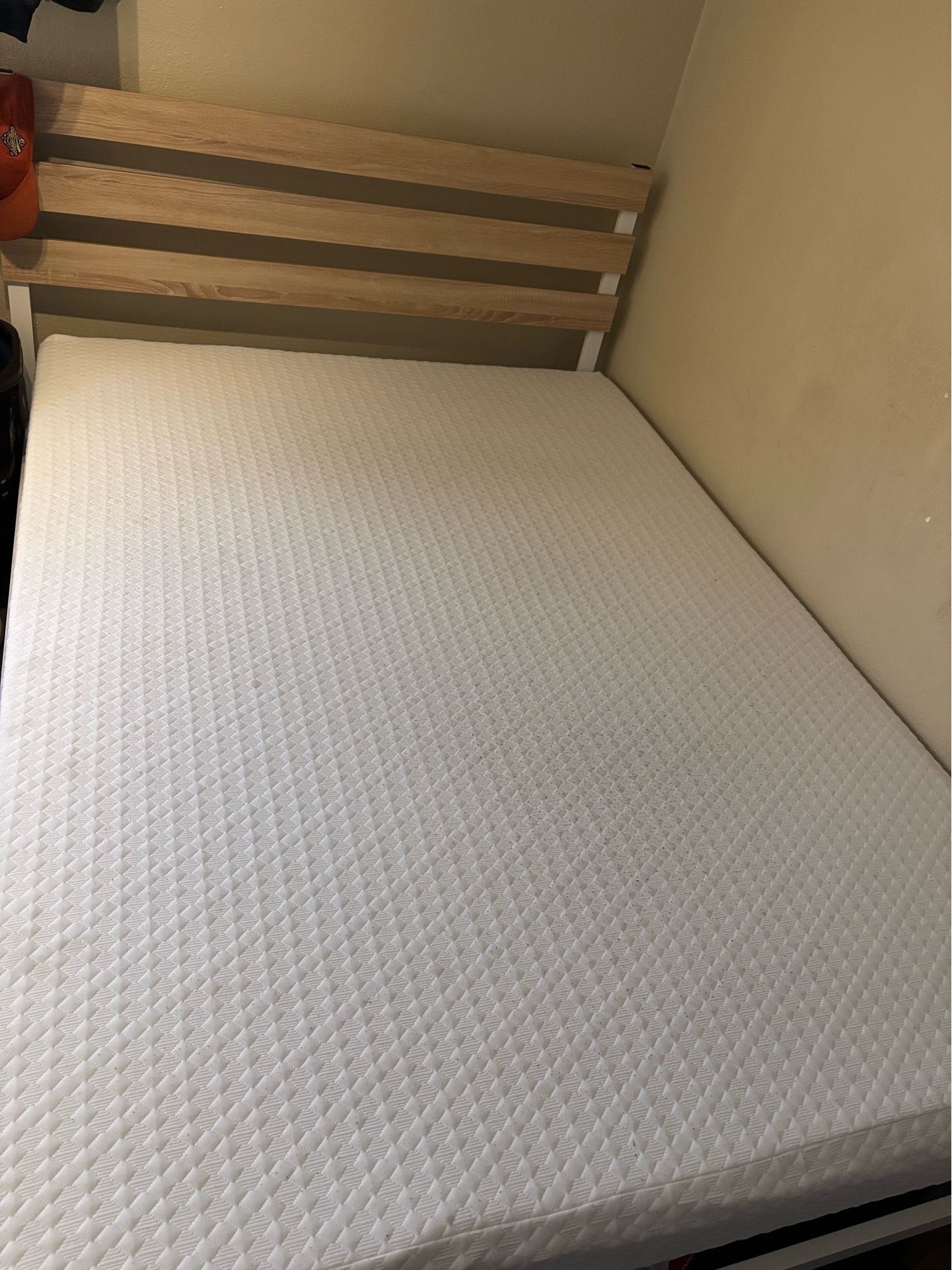 Full Size Mattress w/ Bed Frame & Bunkie Board