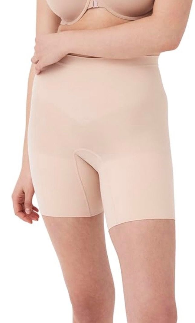 Assets Red Hot Label by Spanx Seamless Power Mid-Thigh Short - Core Shapewear - Lightweight, All-Day Shaping & Support - Size 4 Nude