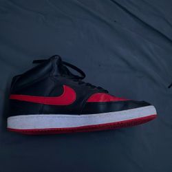 9.5 Nike Court Vision 