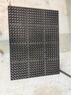 Cactus mat, black heavy duty rubber anti fatigue mat, 2' 5" x 3' 3"