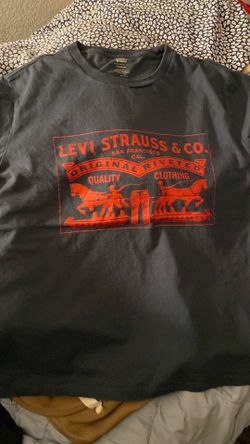 Levi T-shirt, size medium