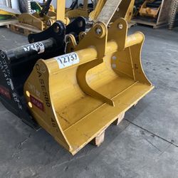Case 580 Backhoe Cleanup Bucket 