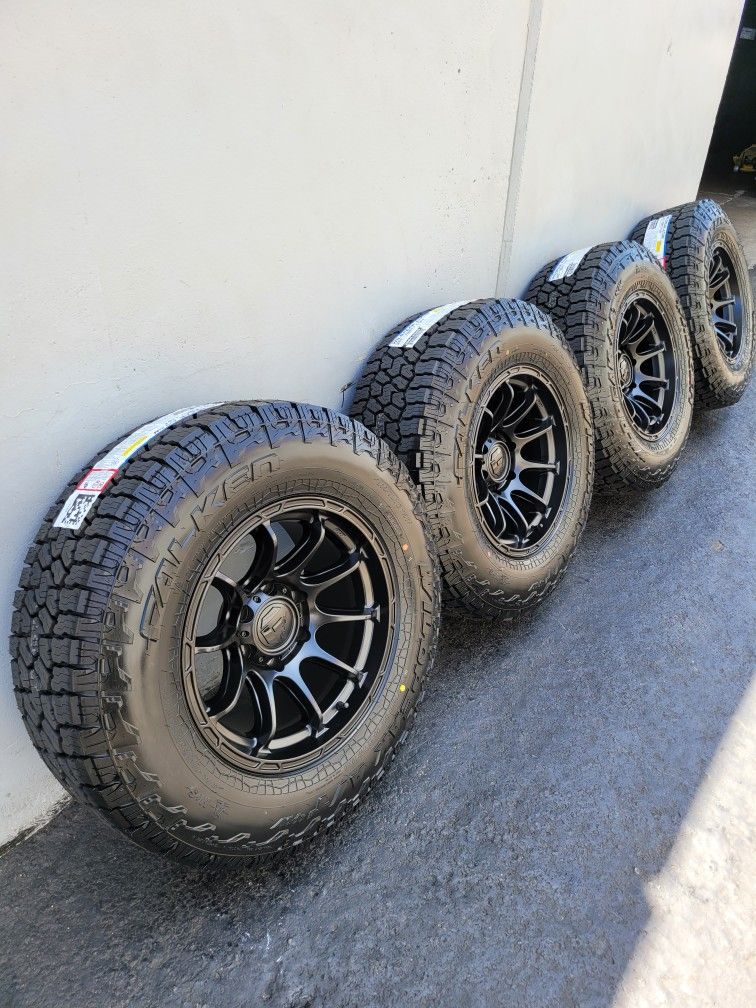 17" Fuel Variant wheels/rims 32" Falken Wildpeak AT4 tires