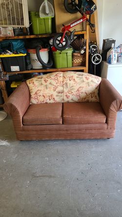 Pull out love seat