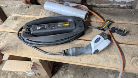 Ford/Fusion/C-Max Energi OEM 110/120 V charging cable