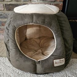 Armarkat Cat Bed, Laurel Green and Beige