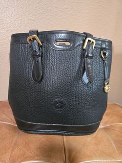 VINTAGE 1990S DOONEY AND BURKE BLACK BUCKET BAG