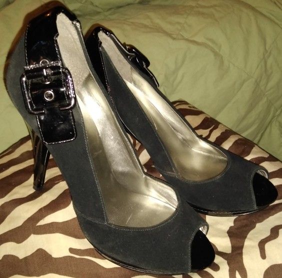 Guess BuckleBack PeepToe Heels Sz.7.5