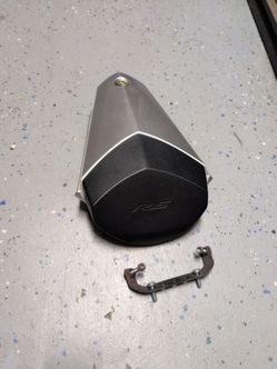 R6/ r1 silver supersport rear seat cowl.