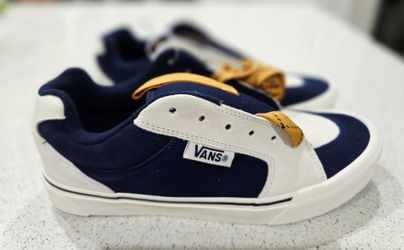 NEW Vans Chukka Plush Shoes