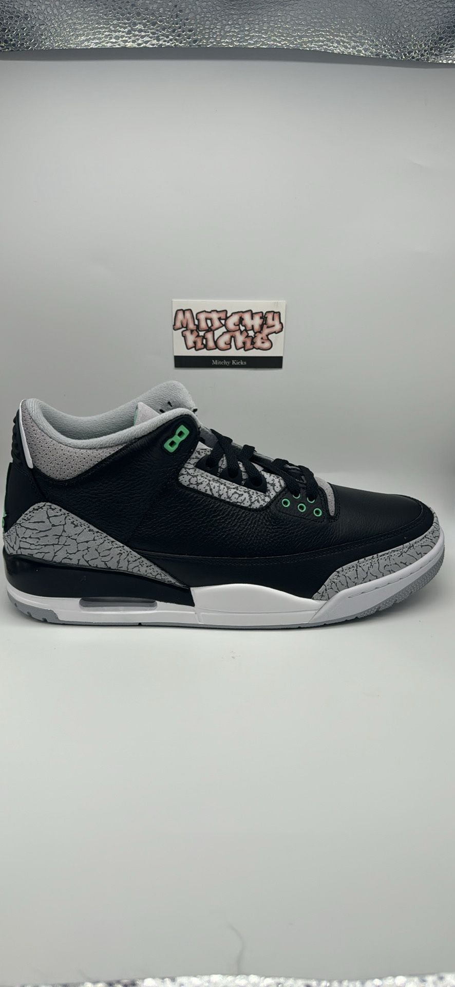 Jordan 3 Retro Green Glow Sz. 12