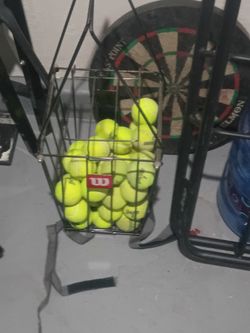 Tennis ball carrier
