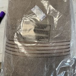 New Unopened package towel set. $10